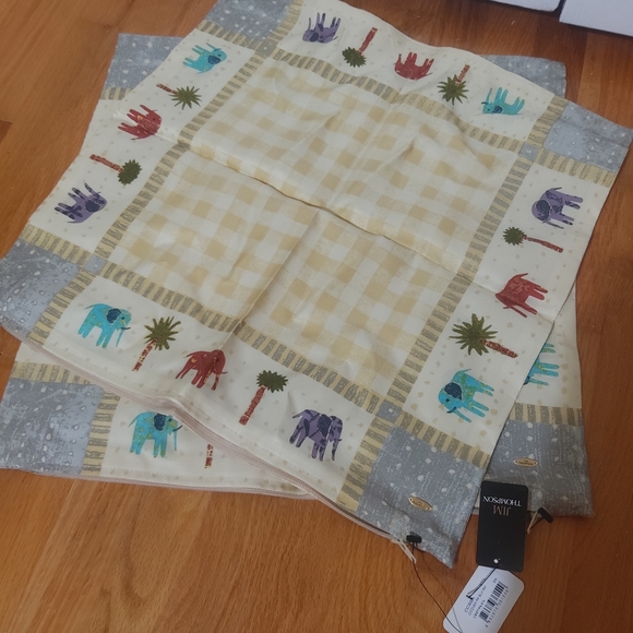 💚 2/$35 NWT Jim Thompson Thailand silk cushion cover sets with elephant pattern - Picture 1 of 6